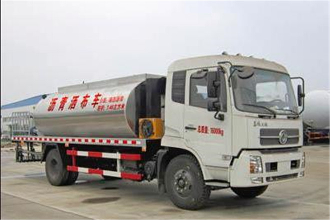 FAW TRUCKS Debuts J7 and Tiger 6G
