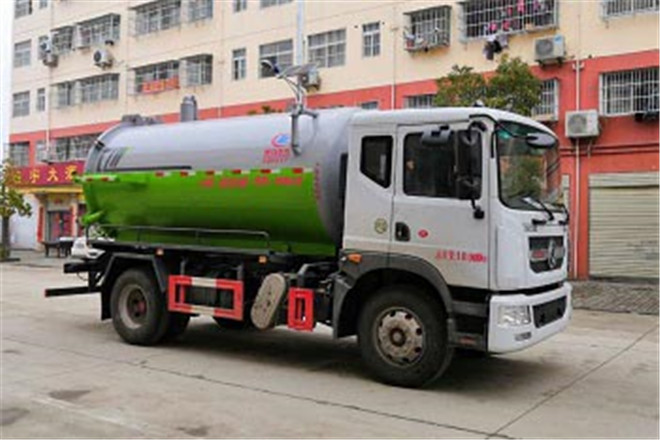 FAW TRUCKS Debuts J7 and Tiger 6G