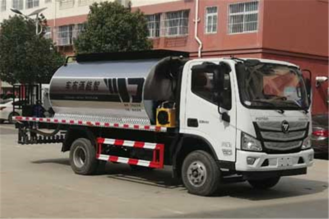 FAW TRUCKS Debuts J7 and Tiger 6G