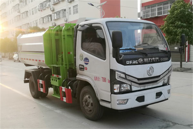FAW TRUCKS Debuts J7 and Tiger 6G