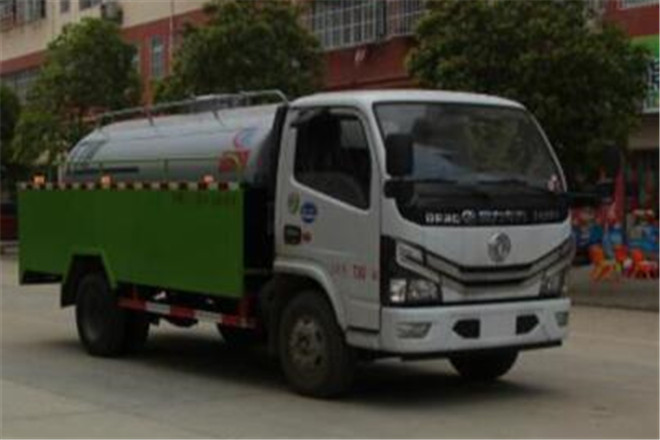 FAW TRUCKS Debuts J7 and Tiger 6G