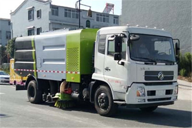 FAW TRUCKS Debuts J7 and Tiger 6G