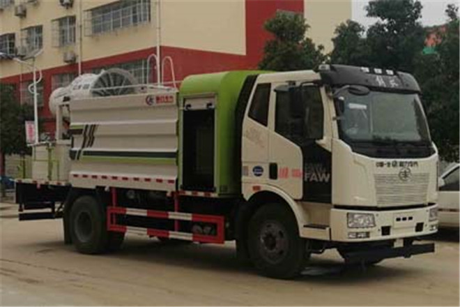 FAW TRUCKS Debuts J7 and Tiger 6G