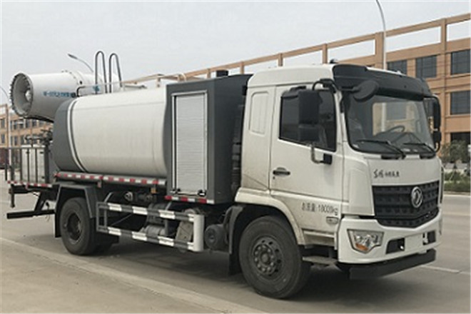 FAW TRUCKS Debuts J7 and Tiger 6G