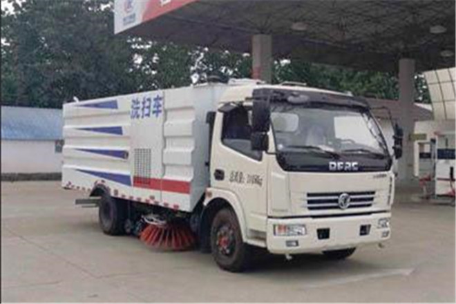 FAW TRUCKS Debuts J7 and Tiger 6G