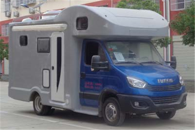 FAW TRUCKS Debuts J7 and Tiger 6G