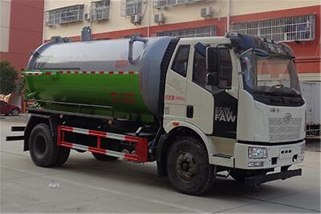 FAW TRUCKS Debuts J7 and Tiger 6G
