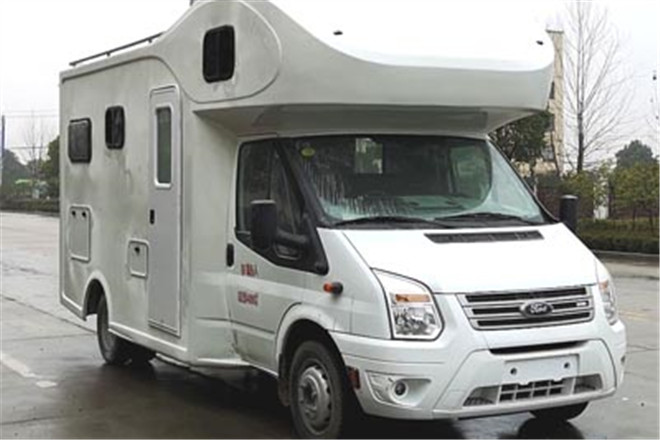 FAW TRUCKS Debuts J7 and Tiger 6G