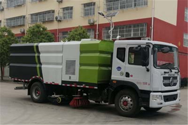 FAW TRUCKS Debuts J7 and Tiger 6G