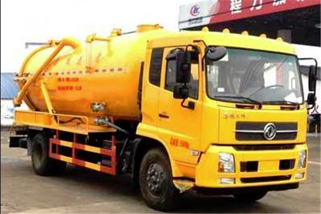 FAW TRUCKS Debuts J7 and Tiger 6G