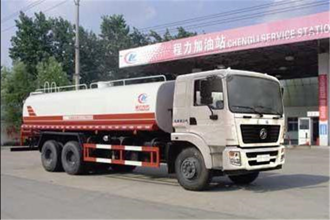 FAW TRUCKS Debuts J7 and Tiger 6G