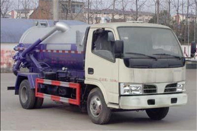 FAW TRUCKS Debuts J7 and Tiger 6G