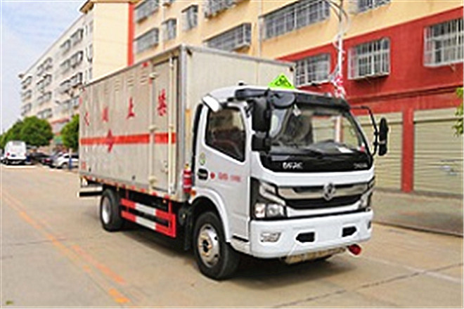 FAW TRUCKS Debuts J7 and Tiger 6G
