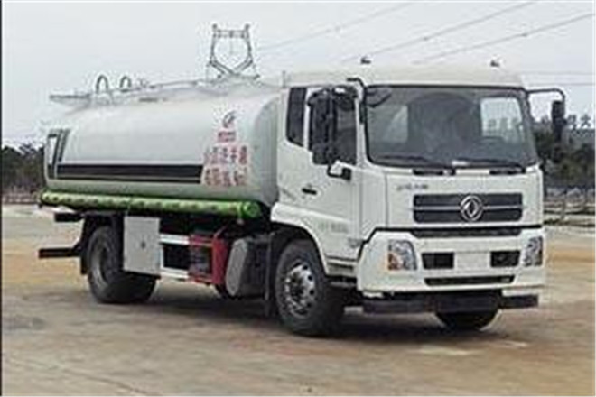 FAW TRUCKS Debuts J7 and Tiger 6G