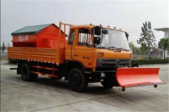 FAW TRUCKS Debuts J7 and Tiger 6G