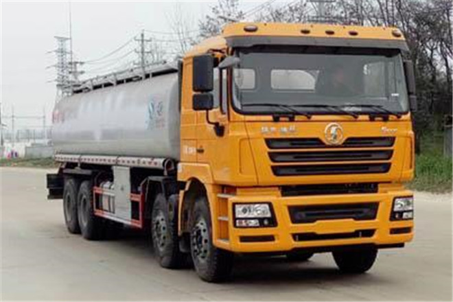 FAW TRUCKS Debuts J7 and Tiger 6G