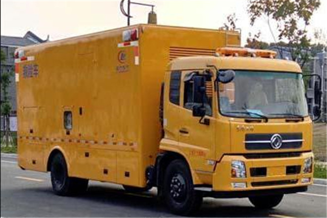 FAW TRUCKS Debuts J7 and Tiger 6G
