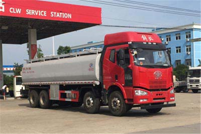 FAW TRUCKS Debuts J7 and Tiger 6G