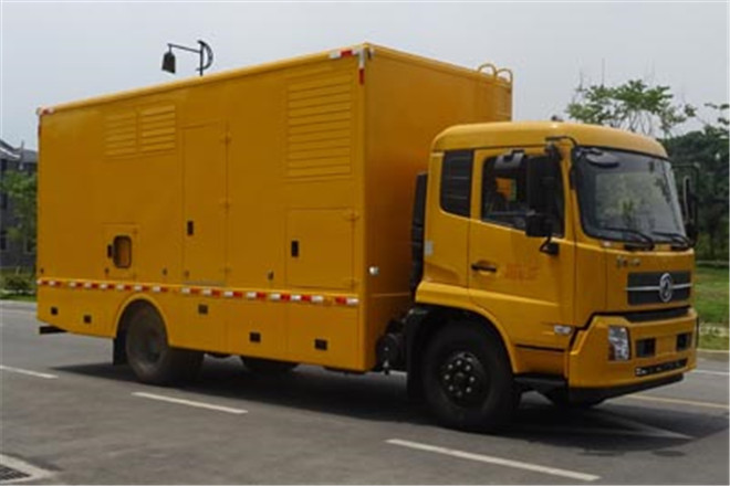 FAW TRUCKS Debuts J7 and Tiger 6G