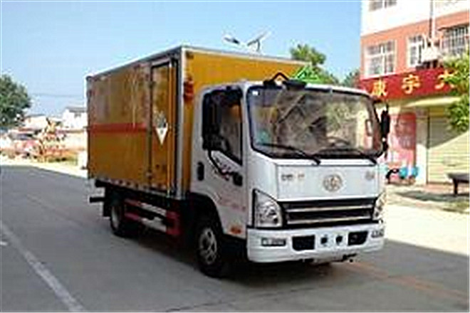 FAW TRUCKS Debuts J7 and Tiger 6G