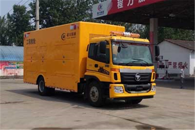 FAW TRUCKS Debuts J7 and Tiger 6G