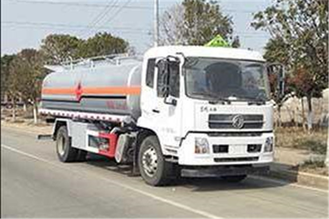 FAW TRUCKS Debuts J7 and Tiger 6G