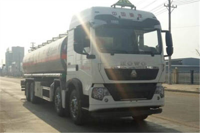 FAW TRUCKS Debuts J7 and Tiger 6G