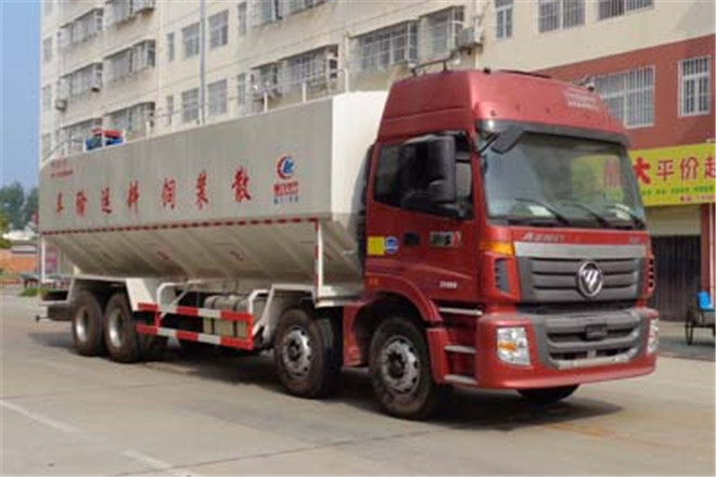 FAW TRUCKS Debuts J7 and Tiger 6G