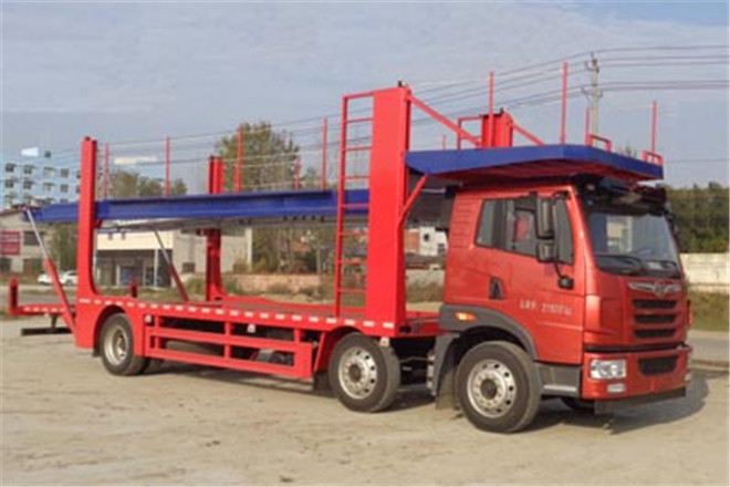 FAW TRUCKS Debuts J7 and Tiger 6G
