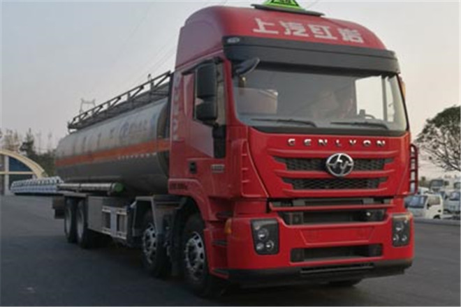 FAW TRUCKS Debuts J7 and Tiger 6G