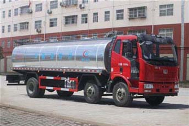FAW TRUCKS Debuts J7 and Tiger 6G