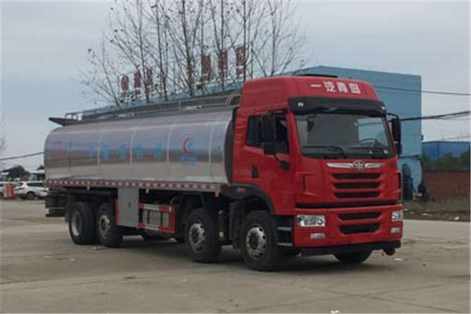 FAW TRUCKS Debuts J7 and Tiger 6G