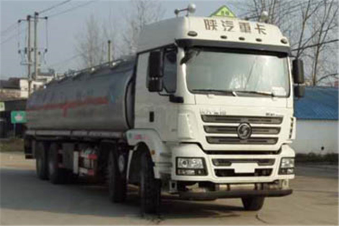 FAW TRUCKS Debuts J7 and Tiger 6G