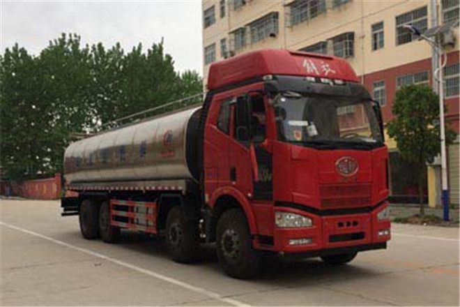 FAW TRUCKS Debuts J7 and Tiger 6G