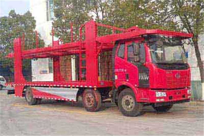 FAW TRUCKS Debuts J7 and Tiger 6G