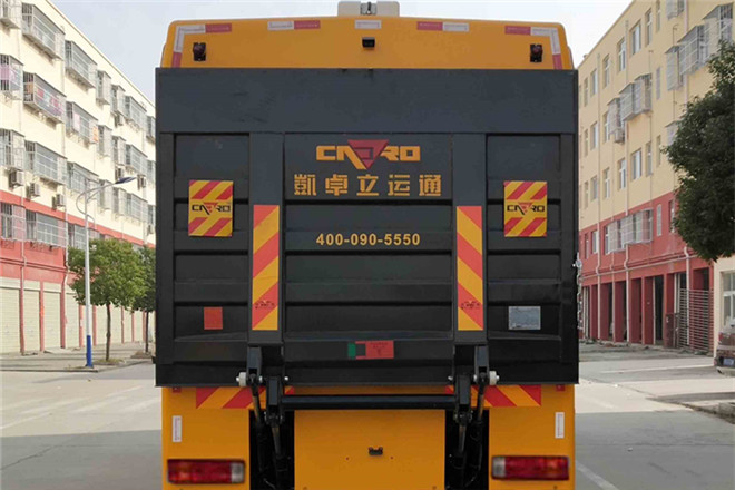 FAW TRUCKS Debuts J7 and Tiger 6G
