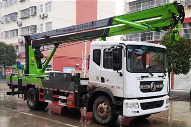 FAW TRUCKS Debuts J7 and Tiger 6G