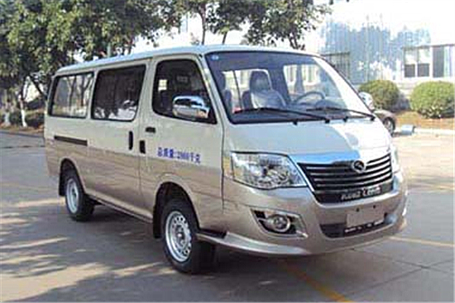 FAW TRUCKS Debuts J7 and Tiger 6G
