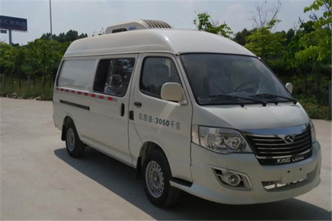 FAW TRUCKS Debuts J7 and Tiger 6G