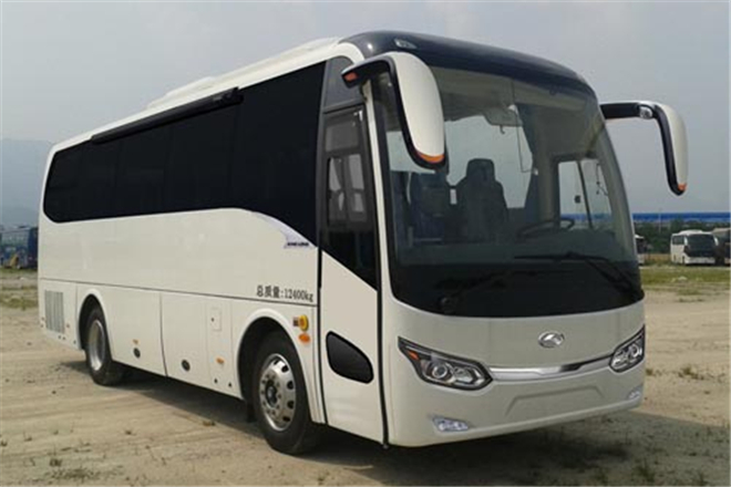 FAW TRUCKS Debuts J7 and Tiger 6G
