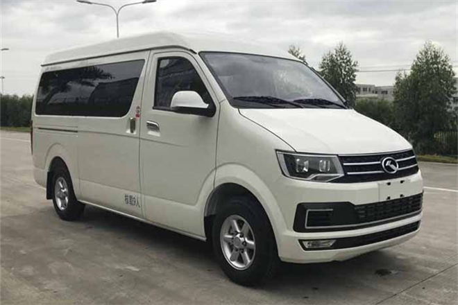 FAW TRUCKS Debuts J7 and Tiger 6G