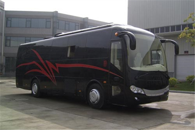 FAW TRUCKS Debuts J7 and Tiger 6G
