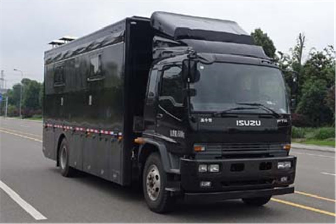 FAW TRUCKS Debuts J7 and Tiger 6G