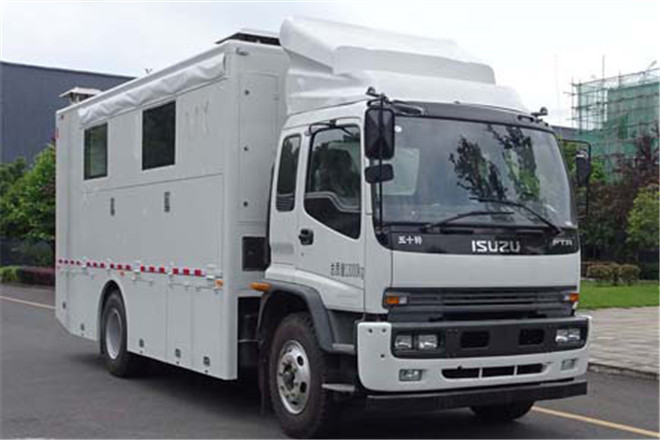 FAW TRUCKS Debuts J7 and Tiger 6G