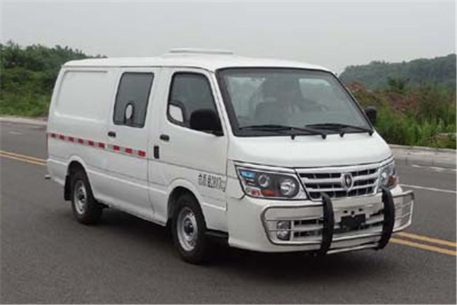 FAW TRUCKS Debuts J7 and Tiger 6G
