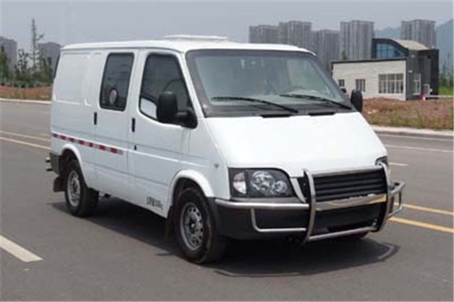 FAW TRUCKS Debuts J7 and Tiger 6G
