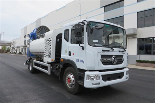 FAW TRUCKS Debuts J7 and Tiger 6G