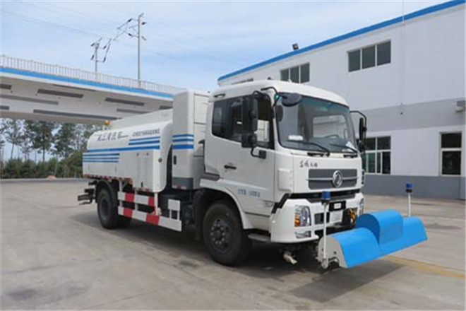 FAW TRUCKS Debuts J7 and Tiger 6G