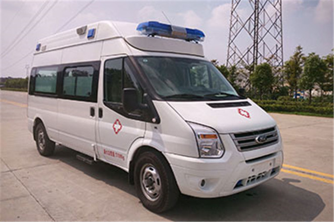 FAW TRUCKS Debuts J7 and Tiger 6G