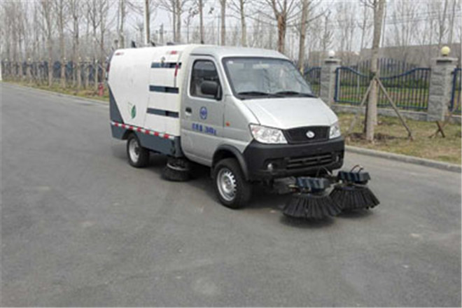 FAW TRUCKS Debuts J7 and Tiger 6G